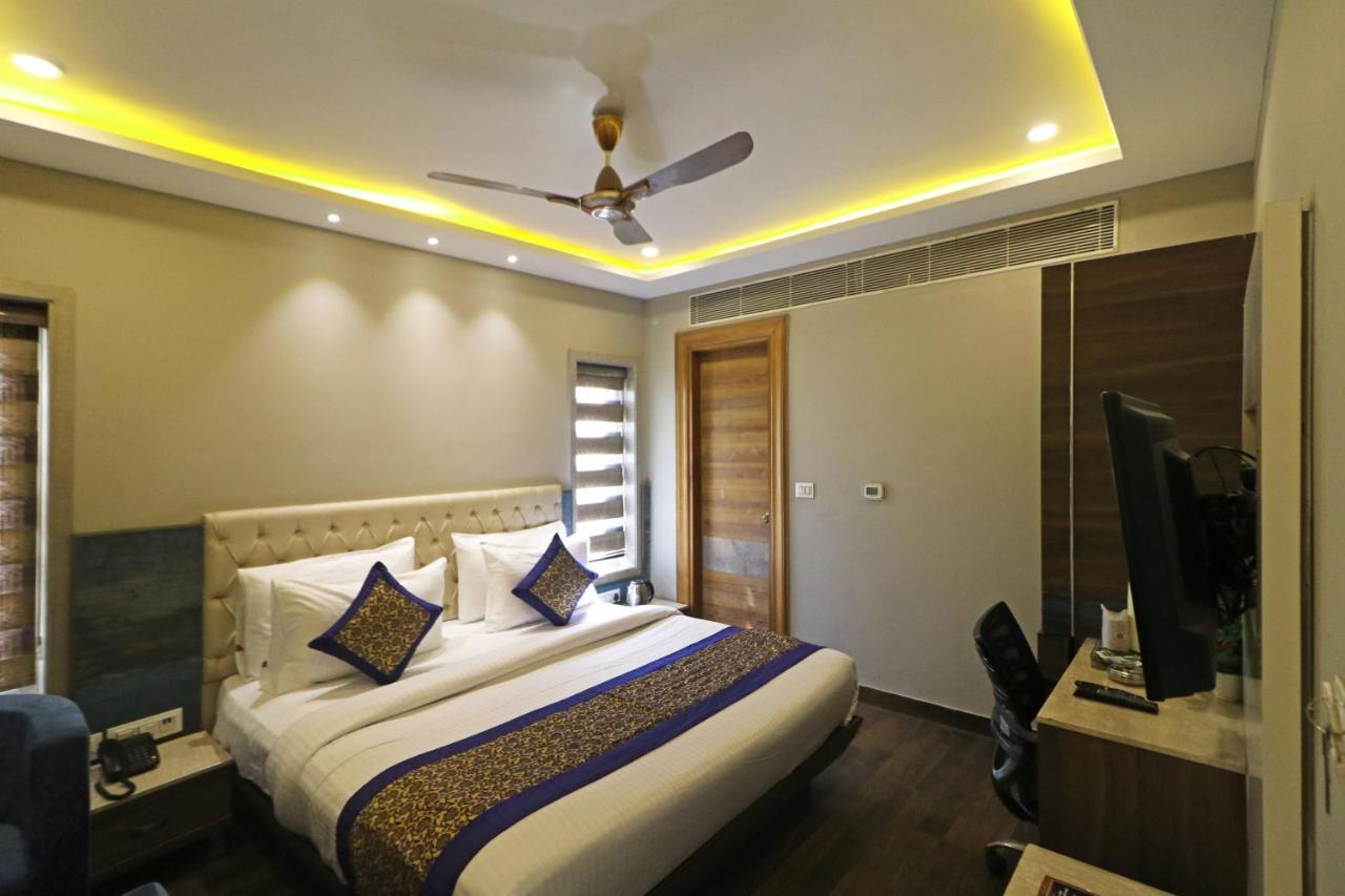 The Ivy Grand Hotel In City Centre With Free Secured Parking Нью-Делі Екстер'єр фото