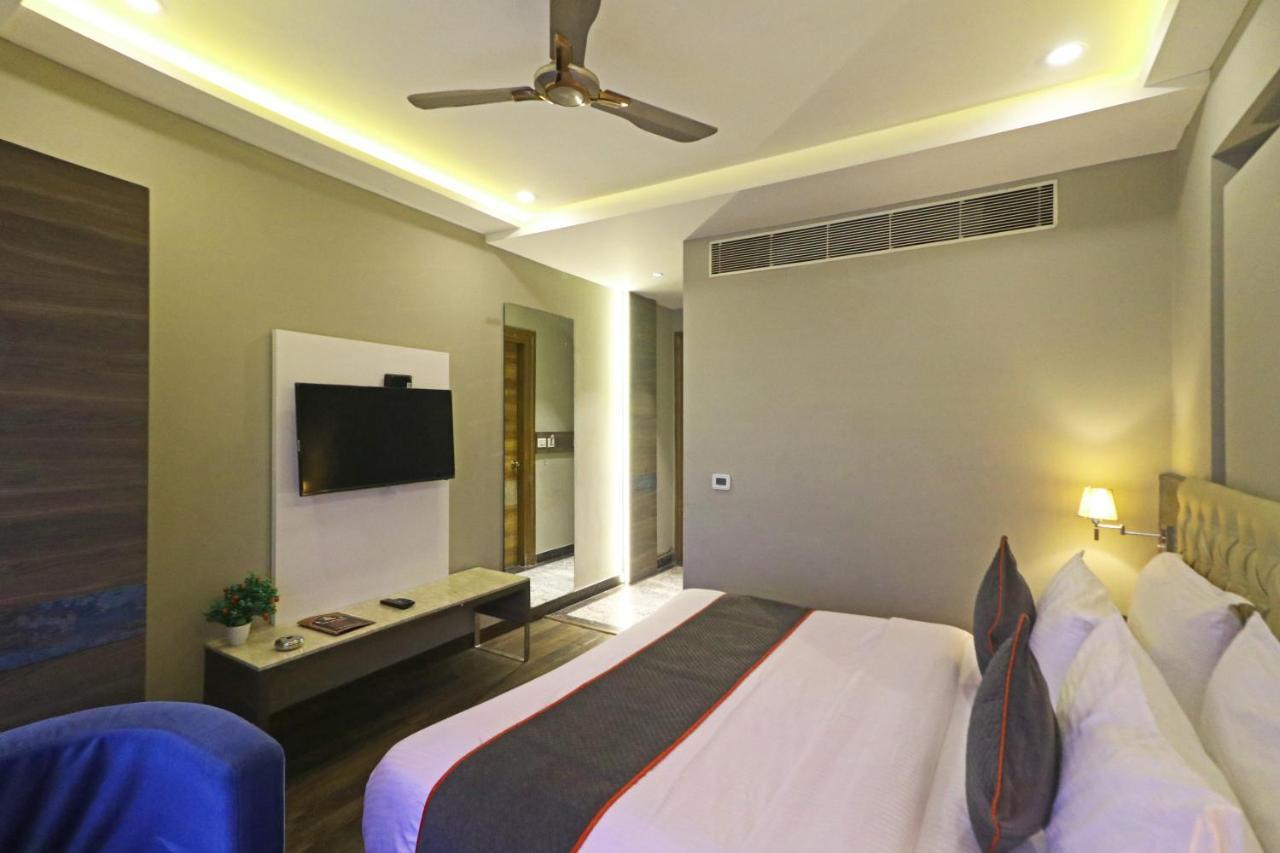The Ivy Grand Hotel In City Centre With Free Secured Parking Нью-Делі Екстер'єр фото
