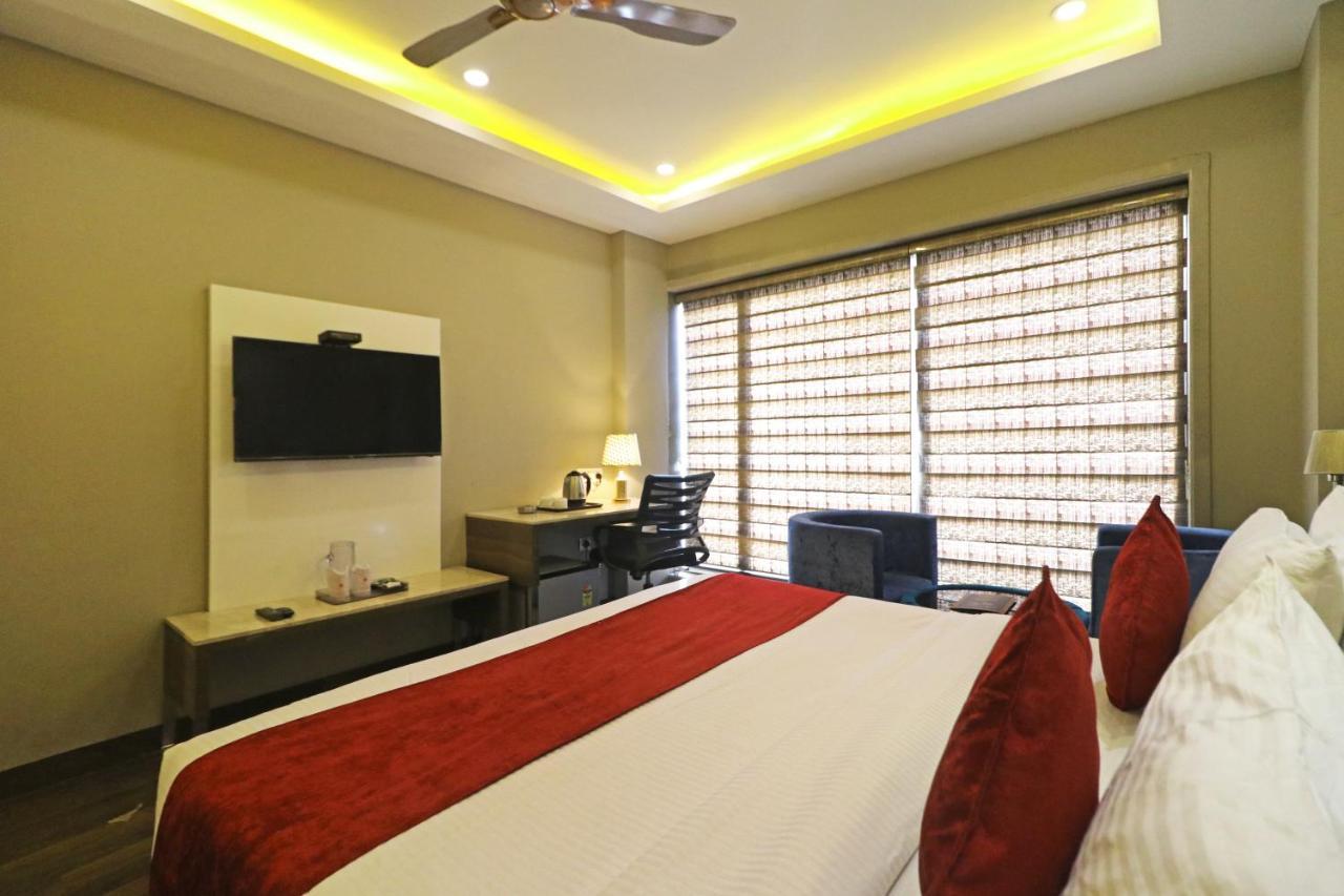 The Ivy Grand Hotel In City Centre With Free Secured Parking Нью-Делі Екстер'єр фото