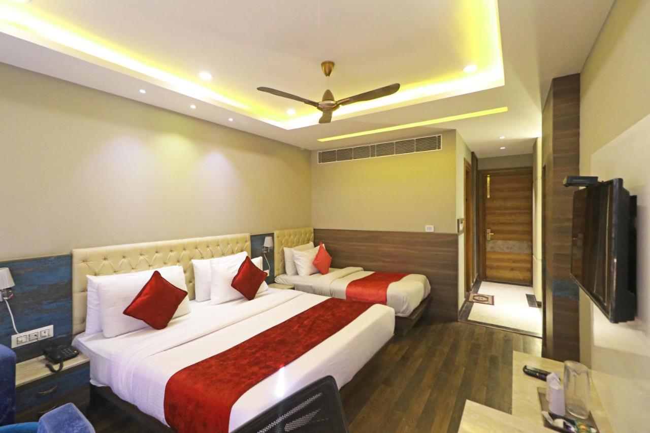 The Ivy Grand Hotel In City Centre With Free Secured Parking Нью-Делі Екстер'єр фото